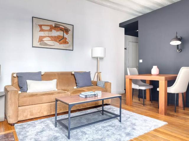 Location Appartement Rue Villehardouin, Paris