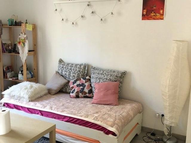 Location Appartement Rue Yves Chapuis, Marseille