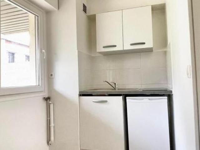 location appartement rueil malmaison 1 pièce 26 m2 hauts de seine 92500 764 € / mois