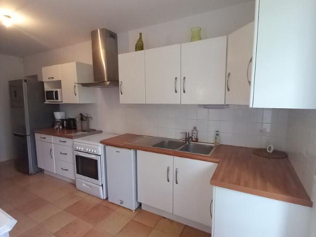Location appartement Saint Yzans De Medoc: 900 € AJP Lesparre Immobilier