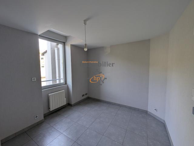 Location appartement Saint Affrique 1 pièce 17.5m² 350€ | Hubert Peyrottes Immobilier