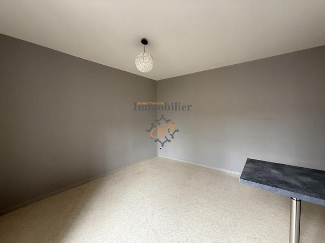 Location appartement Saint Affrique 2 pièces 29m² 365€ | Hubert Peyrottes Immobilier