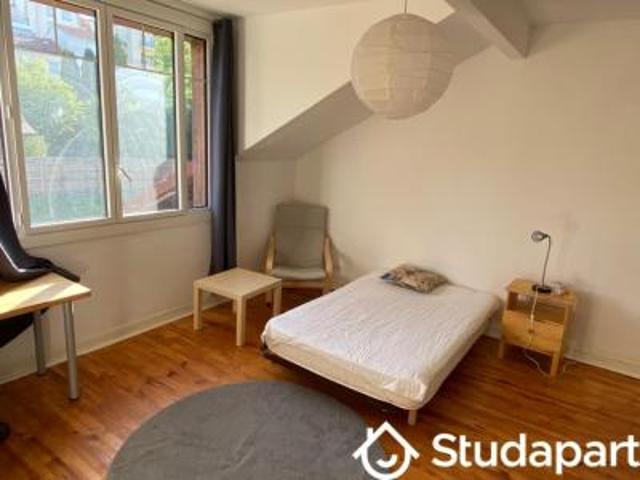 location appartement saint etienne 1 pièce 9 m2 loire 42100 300 € / mois