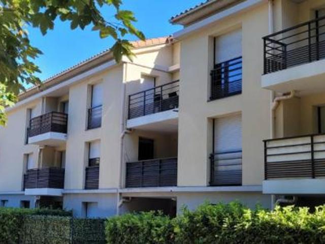 location appartement saint genis laval 1 pièce 20 m2 rhone 69230 580 € / mois