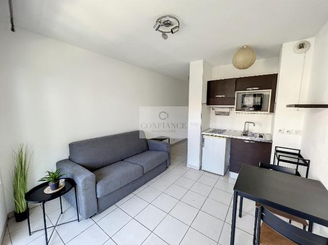 Location appartement Saint laurent du var, 16m² 1 pièce 585€ avec terrasse