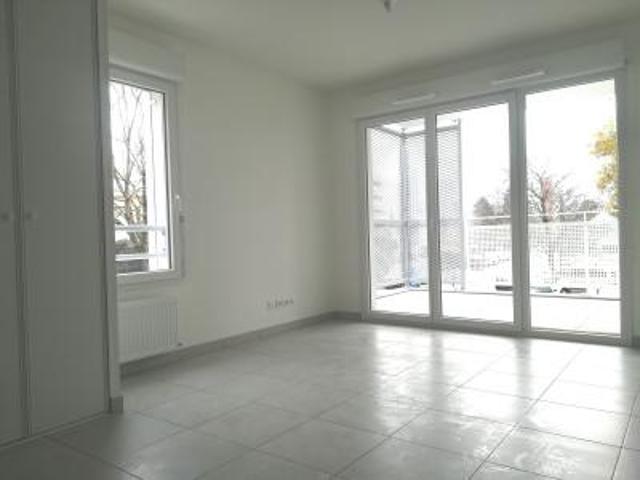 location appartement saint priest 2 pièces 38 m2 rhone 69800 547 € / mois