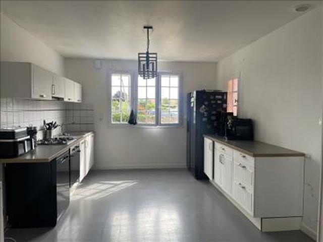 location appartement sainte pazanne 6 pièces 133 m2 loire atlantique 44680 1300 € / mois