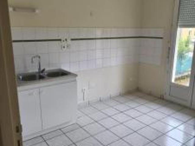 location appartement sauveterre de rouergue 4 pièces 87 m2 aveyron 12800 622 € / mois