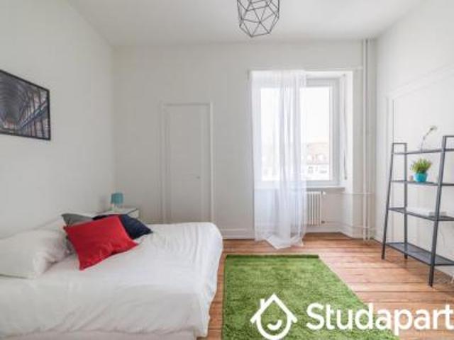 location appartement strasbourg 1 pièce 20 m2 bas rhin 67000 630 € / mois