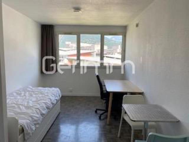 Location Appartement Studio 18,21 m² 438 /mois C.C