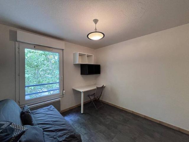 Location appartement studio 1 pièce 17 m² Grenoble 38000 393 €