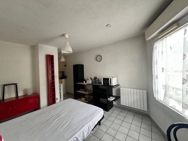 Location appartement studio 1 pièce 18 m² Grenoble 38000 399 €