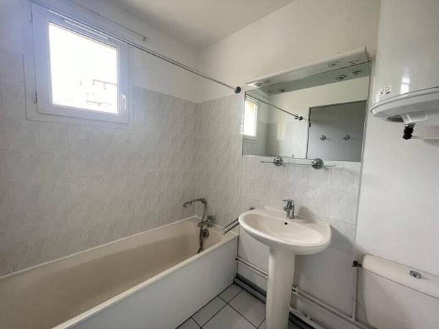Location appartement studio 1 pièce 19 m² Grenoble 38000 JEAN JAURES 453 €