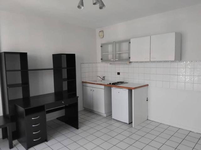 Location appartement studio 1 pièce 21 m² Grenoble 38000 423 €