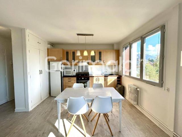 Location Appartement Studio 29,85 m² 750 €/mois C.C