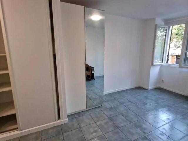 Location AppartementParis 18ème Clignancourt