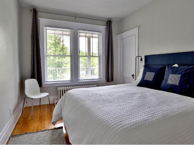 LOCATION AU MOIS 3 mois minimum: Spacieux logement MEUBLÉ avec goût idéal pour personnes en transit