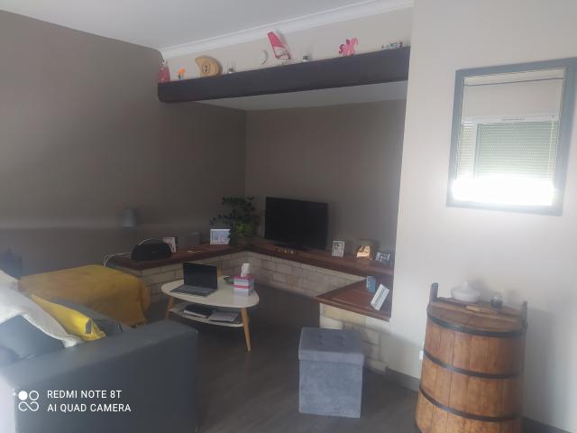 Location BAZIEGES / AYGUEVIVES APPARTEMENT DE TYPE 4 DANS PAVILLON AU PREMIER ETAGE