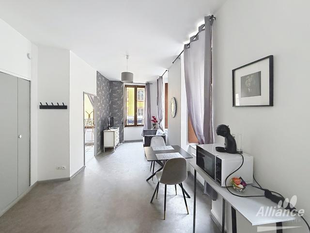 Location Beau T2 lumineux de 34 m² – au Cœur de la Vieille Ville de Belfort | Alliance Groupe Immobilier