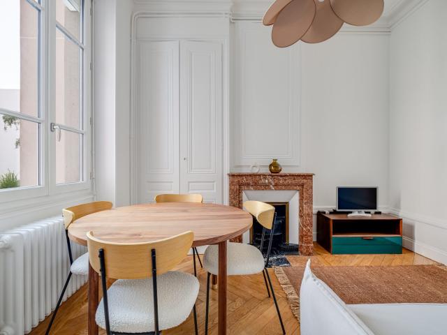 Location Bel ancien rénové et meublé à Lyon 49 m2 Espaces Atypiques LYON