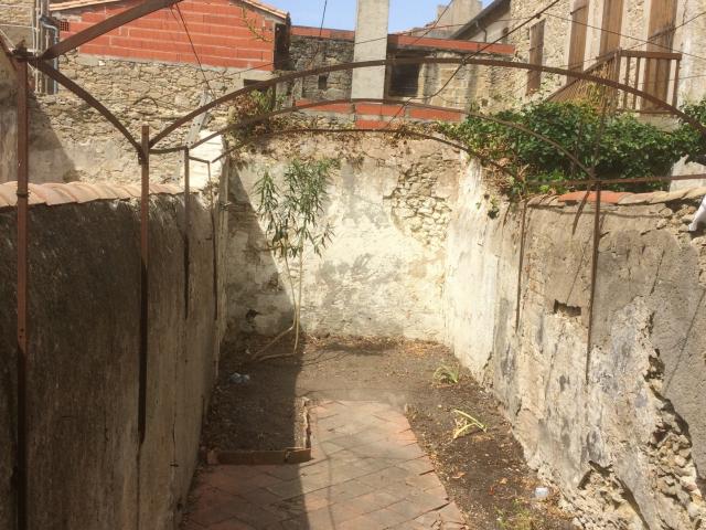 Location CENTRE VILLE CASTELNAUDARY APPARTEMENT DE TYPE 3 AVEC JARDIN SIS AU 1ER ÉTAGE