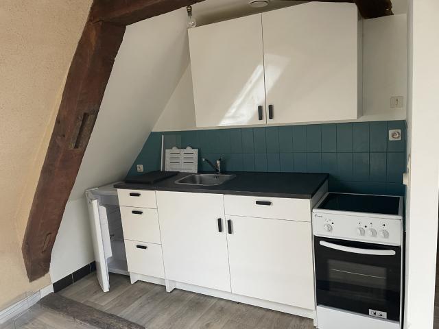 LOCATION CENTRE VILLE DE SABLE SUR SARTHE CHARMANT APPARTEMENT T2