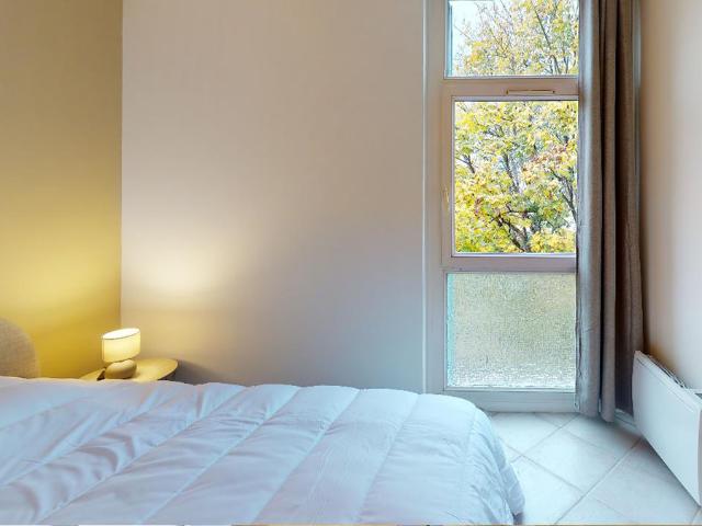Location chambre meublée 18m² dans coliving T5 Lyon 8