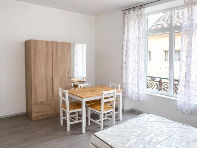 Location Appartement Avenue Pasteur, Échenoz la Méline