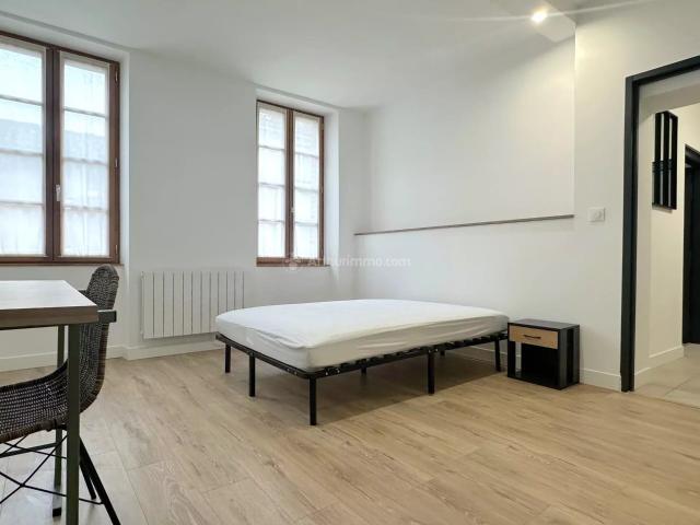 Louer appartement de 1 pièce 18 m² 420 € à Albi 81000: une annonce Arthurimmo.com