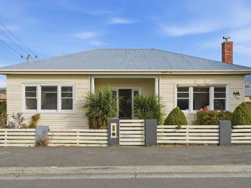 Apartment for sale in Moonah - Equipped kitchen