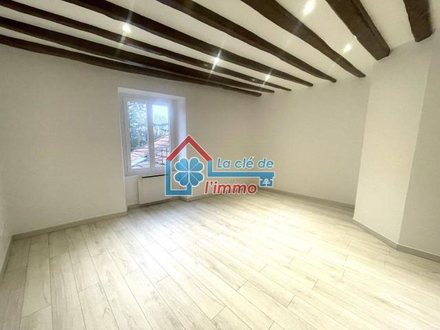 LOCATION CHARMANT APPARTEMENT T3 RENOVÉ