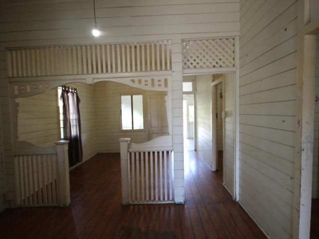 Location! Convenient location! Best renovator! Offers over $320,000