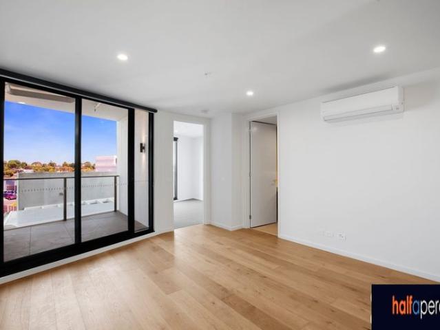 Location, Convenience & Lifestyle – Bayside Living at Its Best and easy access to Westfield Southland
