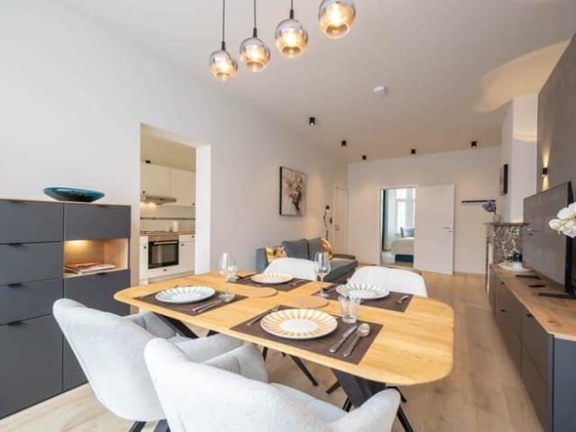 LOCATION COURTE DURÉE CENTRE BALCON 2+2 personnes