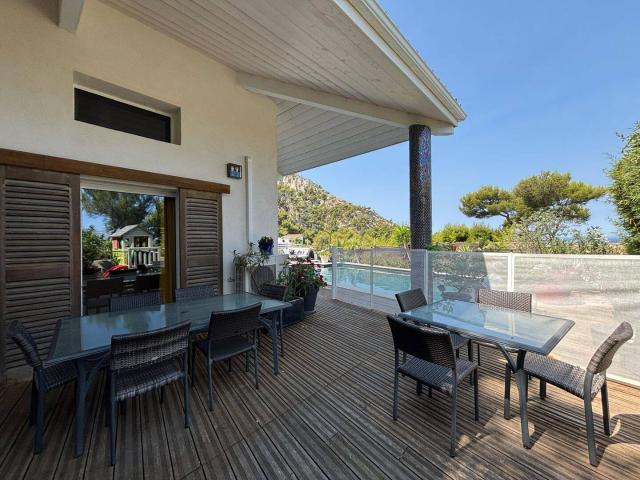 Location courte durée Villa Meublée 200m² Marseille 13008