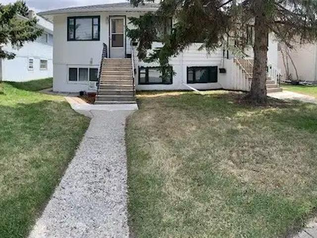 Location! Close to Chinook Mall, Mins Drive to Downtown of Calgary, 2 Beds