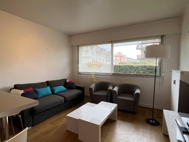 LOCATION DE VACANCES: Appartement en rdc proche de la mer