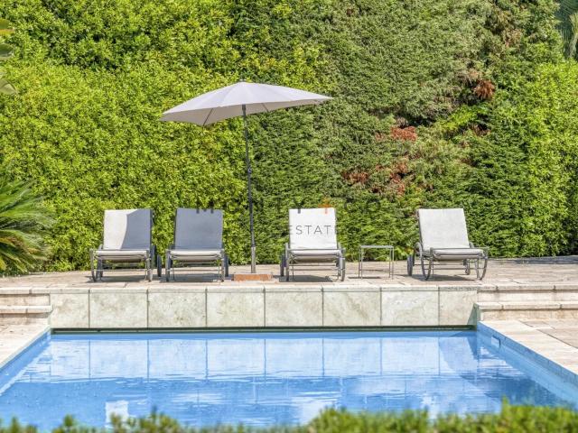 Location de Bastide de Luxe au Cap d’Antibes – Un Écrin Méditerranéen Unique