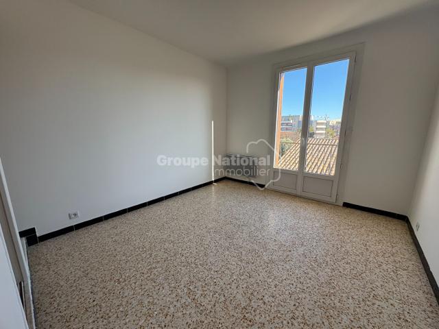 LOCATION d'un appartement de 3 pièces 69 m² à Miramas