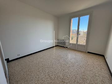 LOCATION d'un appartement de 3 pièces 69 m² à Miramas