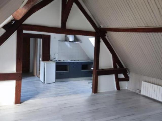 LOCATION d'un appartement F1 40 m² à Saint Prest