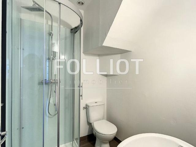 LOCATION d'un appartement F2 35 m� � SAINT SAUVEUR LENDELIN