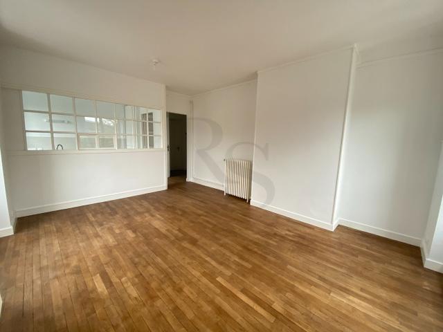 LOCATION d'un appartement rénové à neuf de 3 pièces 77 m² à FLERS