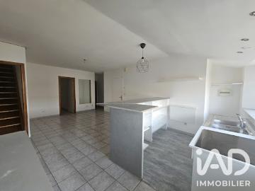 Location Duplex 3 pièces 57 m2 Saint Julien de Peyrolas
