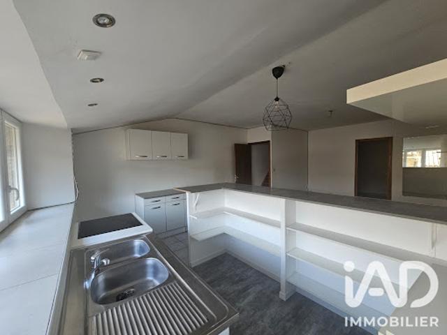 Location Duplex 3 pièces 57 m2 Saint Julien de Peyrolas