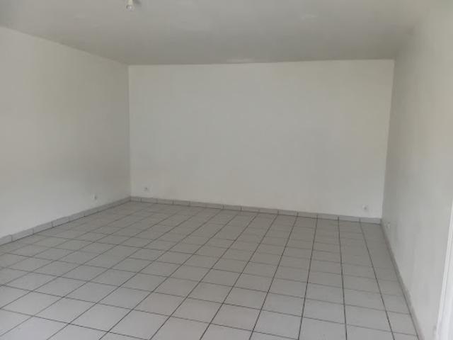 Location Duplex 3 pièces 60 m2 Nérondes