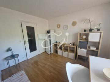LOCATION ECULLY 69130 CHAMBRE MEUBLÉE BON ÉTAT PARKING PITANCE PISCINE TENNIS PARC