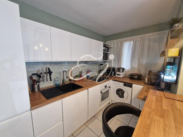 LOCATION ECULLY 69130 APPARTEMENT 2 PIECES MEUBLE BALCON PARKING