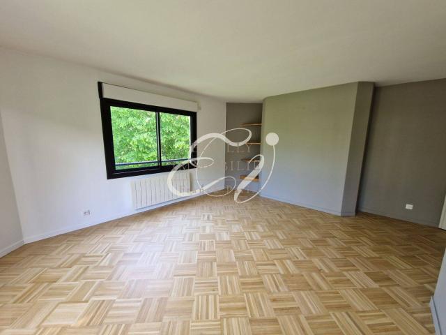 LOCATION ECULLY 69130 APPARTEMENT 4 PIECES BALCON RESIDENCE CALA