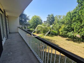 LOCATION ECULLY 69130 APPARTEMENT T4 BALCON CAVE STATIONNEMENT PROCHE TRANSPORTS COMMERCES ÉCOLES